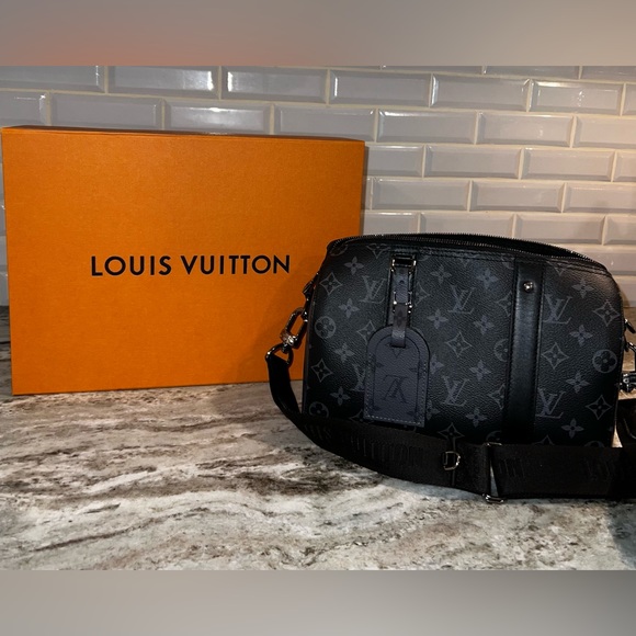 Louis Vuitton City Keepall in Monogram Eclipse canvas - Picture 7 of 10